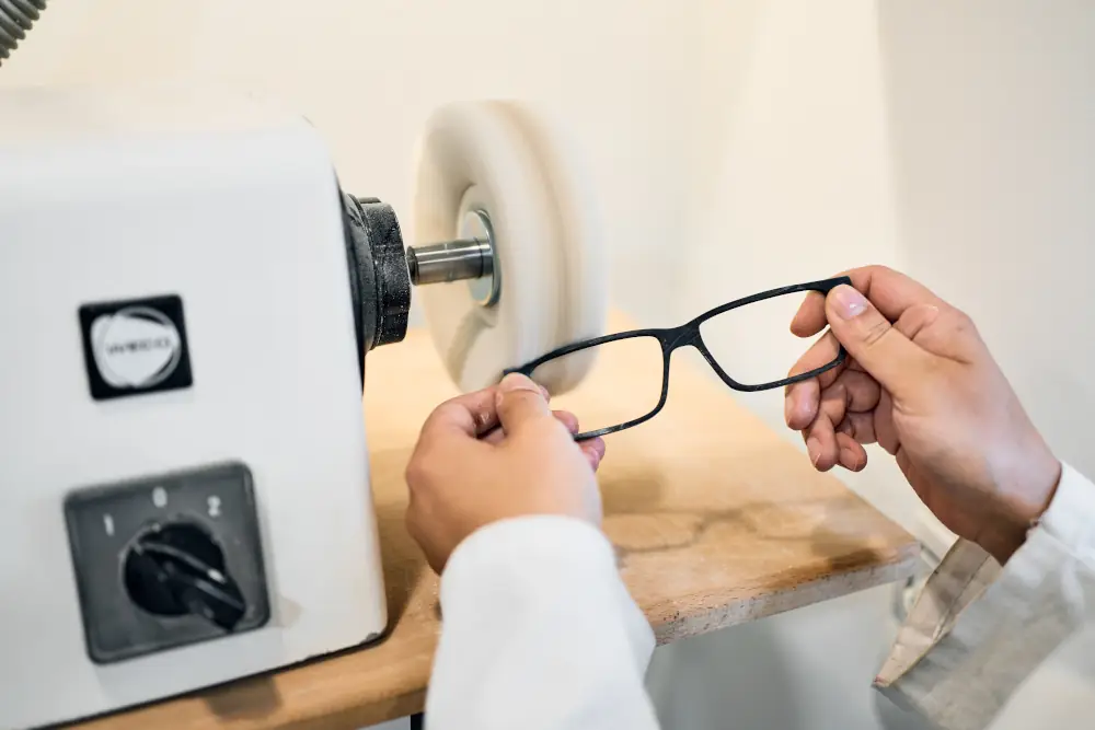 Service Brille Sehtest Kontaktlinsen Hörtest